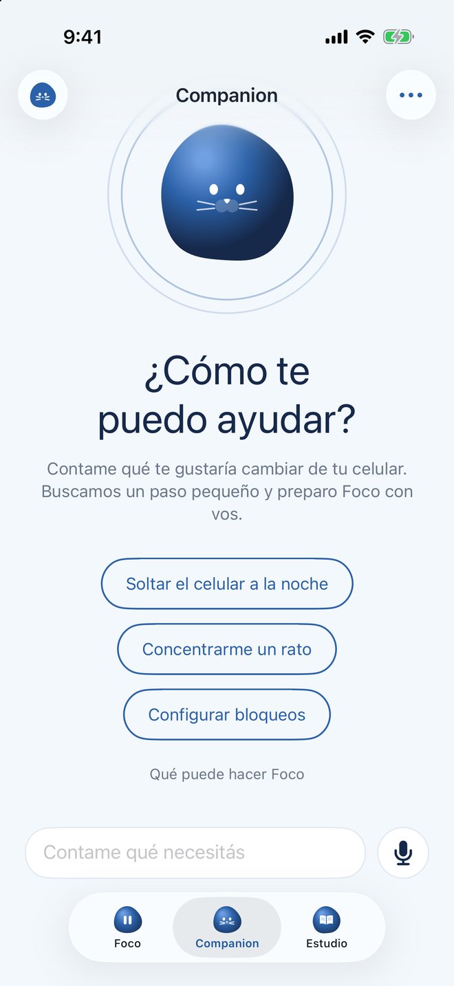 Inicio del Companion: la foca pregunta «¿Cómo te puedo ayudar?» y ofrece soltar el celular a la noche, concentrarme un rato o configurar bloqueos.